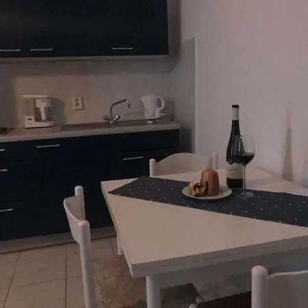 Franciska Apartman Appartamento *