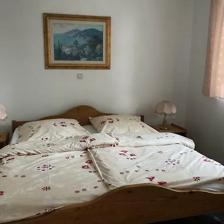 Franciska Apartman Appartamento *